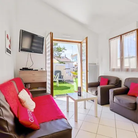 Charming 2 House With Terrace Near Train Station Welkeys *