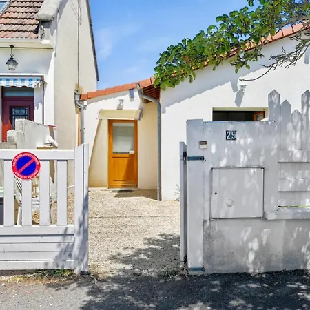 Charming 2 House With Terrace Near Train Station Welkeys *